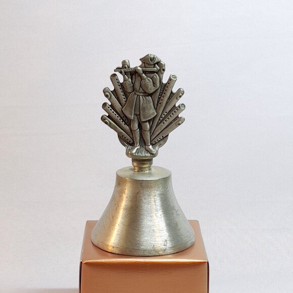 Woodbury Pewter Bell 11 Pipers Piping Twelve Days of Christmas Collection USA - Picture 3 of 8
